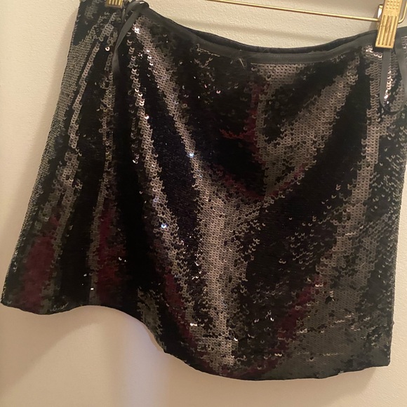 THEORY Black Sequin Miniskirt - Picture 1 of 4